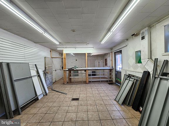 4th image of 101 S Payson St