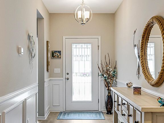 4th image of 595 Dellcastle Court NW