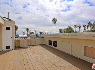 7121 Hillside Ave APT 3, Los Angeles, CA 90046