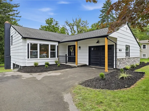 1747 Scribner Rd, Penfield, NY 14526