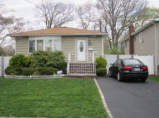 285 Silver St, West Babylon, NY 11704
