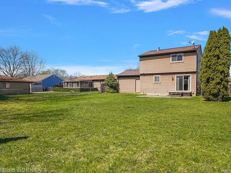 43603 Emrick Dr — Photo 9