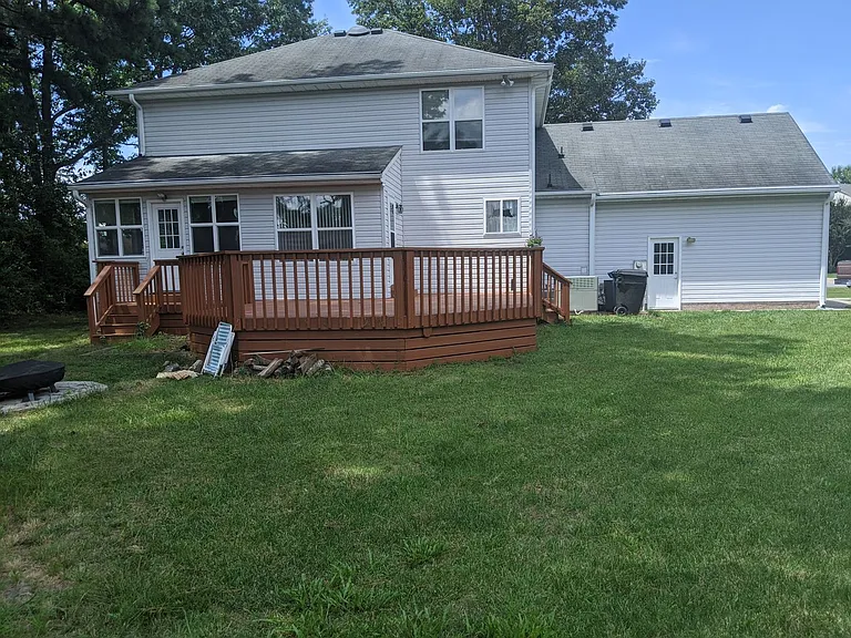 1500 Lake James Dr — Photo 1