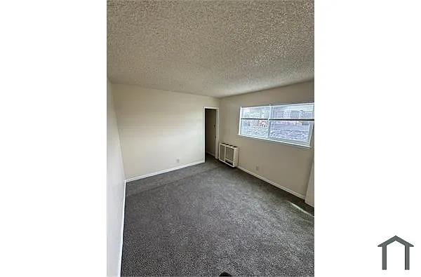 Building Photo - 956 Apgar St #4