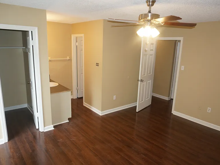 6525 Castle Creek Ln — Photo 14
