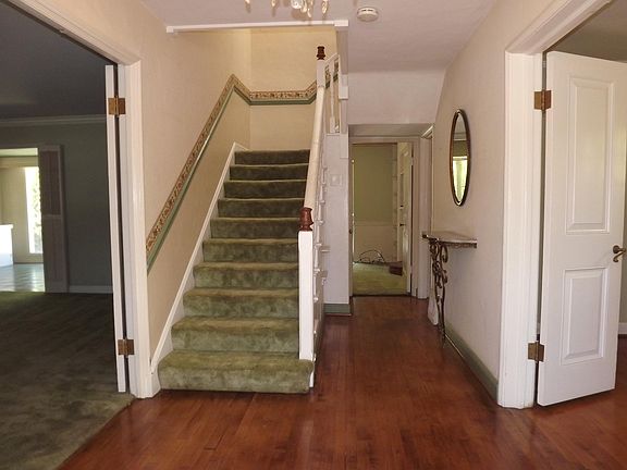 2nd image of 1015 Elmwood Ave