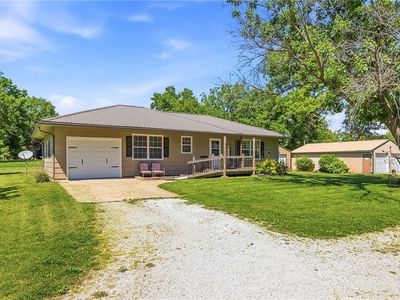 4 Skyline Dr, Adrian, MO, 64720