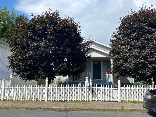 209 George St, Moosic, PA 18507