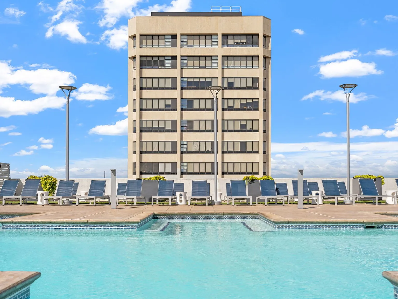 CityVue Apartments — Photo 1