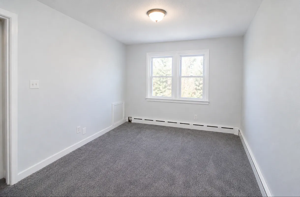 244 Hobart Ave — Photo 4