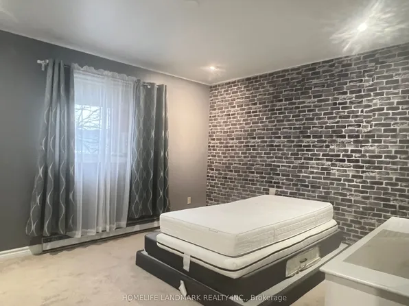 43 Courville Coach Way, Toronto, ON M2J 3V6