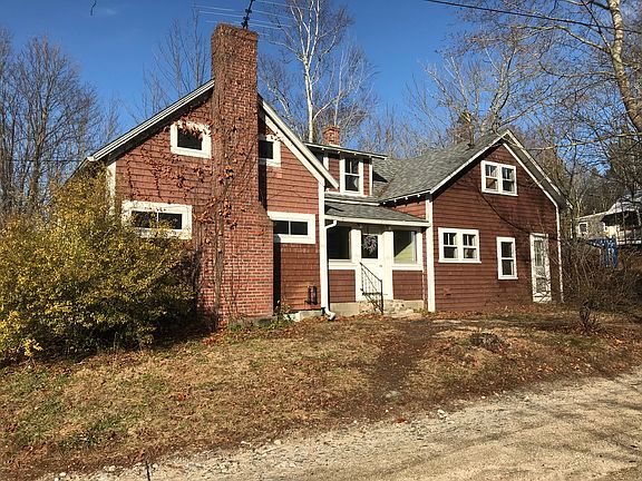 2nd image of 517 Pleasant St #2