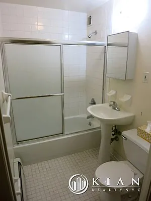 Rented by Kian Realty | media 18