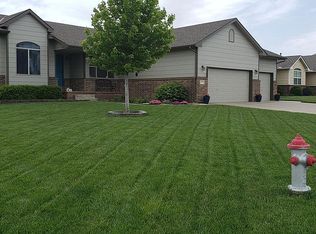 2417 S Fieldcrest Cir, Wichita, KS 67215