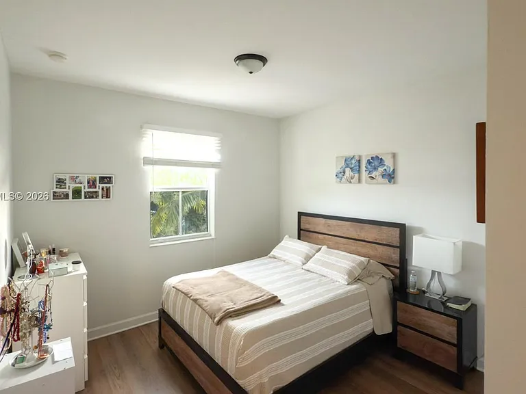 1001 NE 208th St — Photo 30
