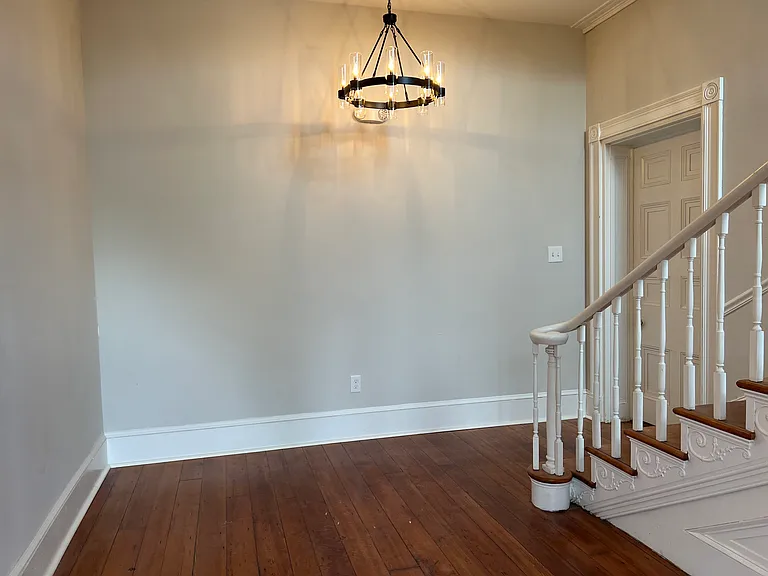 151 W Maple Ave #5 — Photo 5