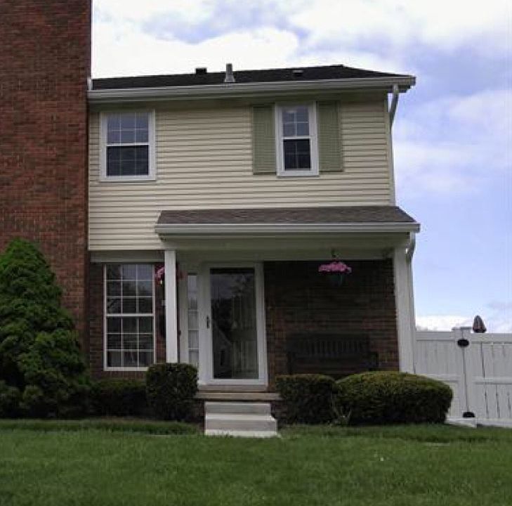 1st image of 20809 E Glen Haven Cir