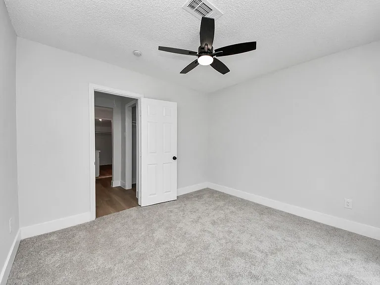 7427 Willow Oak Dr — Photo 16