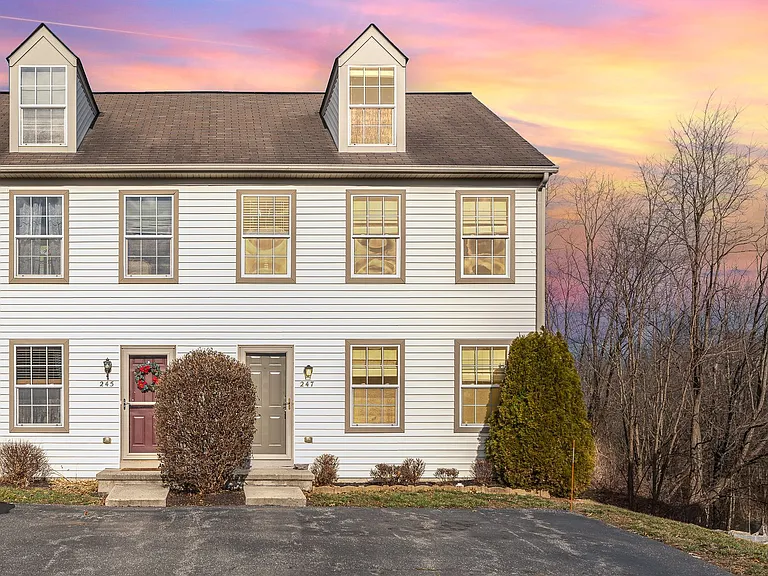 247 Buckley Dr — Photo 1
