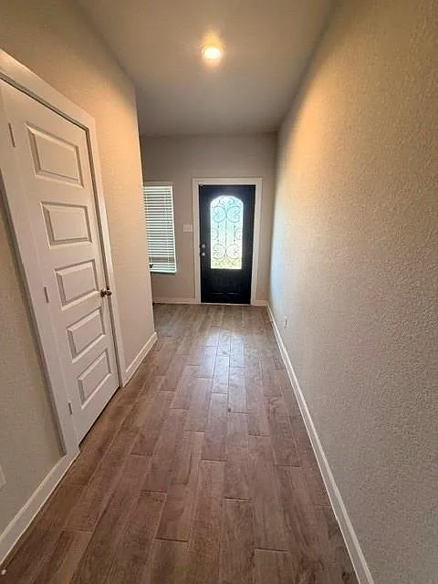 4 bed, 2.5 bath, 2330 sqft, $2,450 — Photo 3