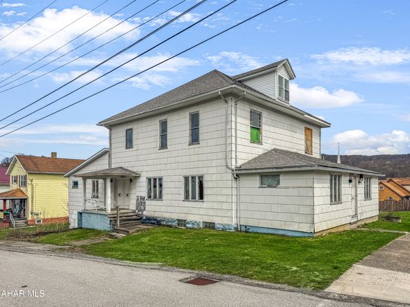 1098 Roberts St, Nanty Glo, PA 15943