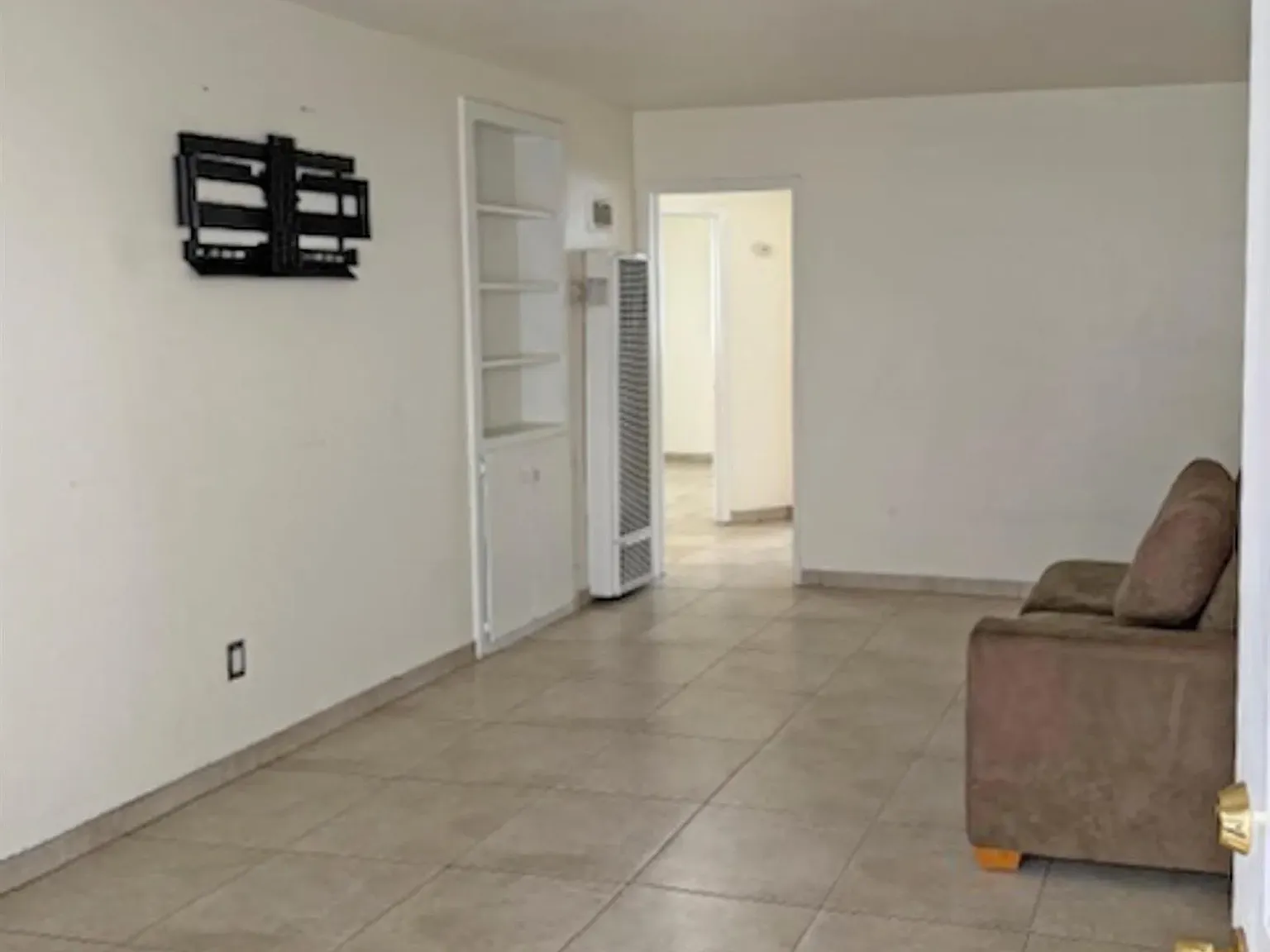 2 bed, 1.0 bath, 700 sqft, $2,195 — Photo 4