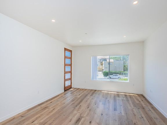 4th image of 3333 Reynard Way #5