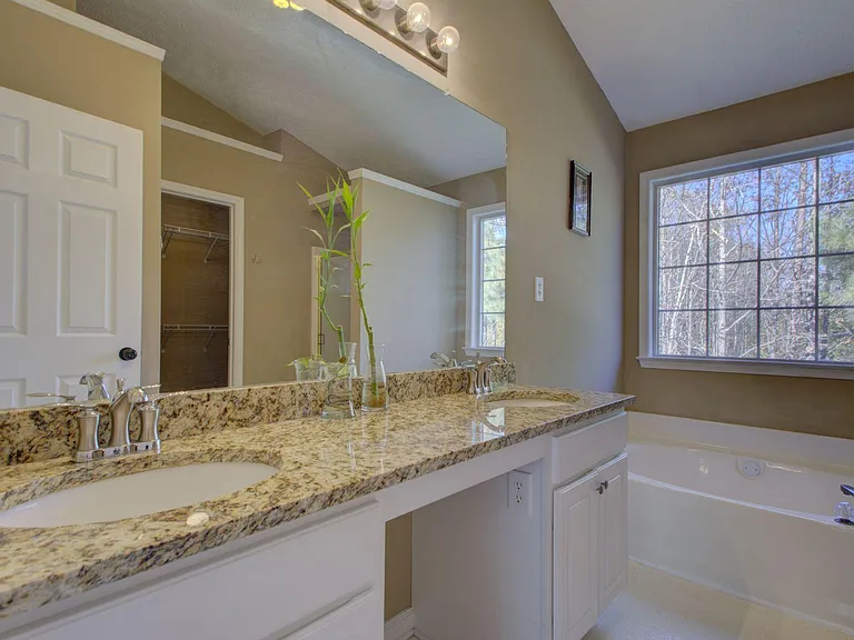 2820 Northcliff Dr — Photo 20