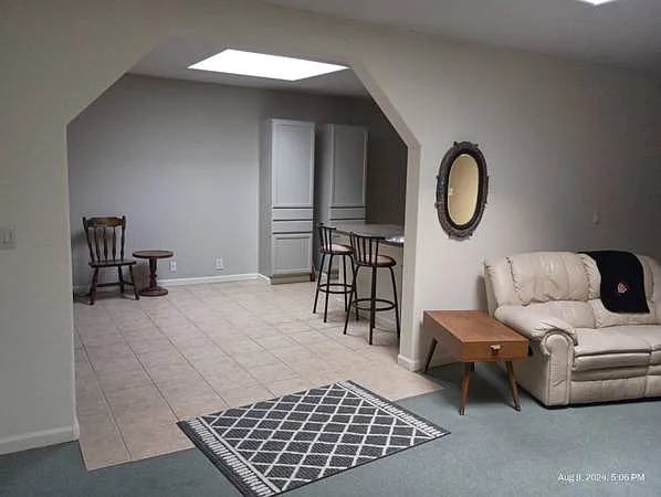 2/2 home furnished home and a large fenced yard! — Photo 4
