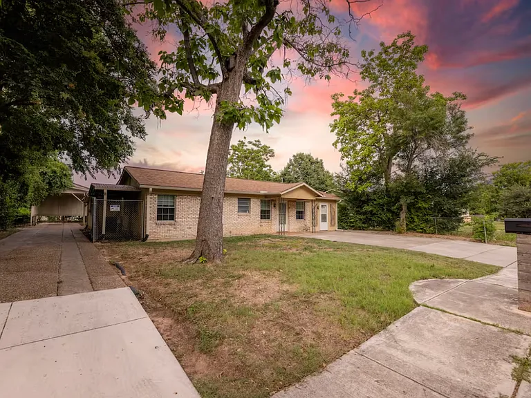 1303 Haynes St #B — Photo 7