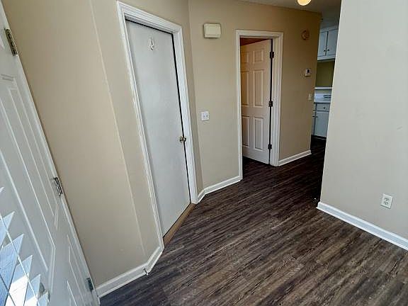 3rd image of 114 S Spring View Dr
