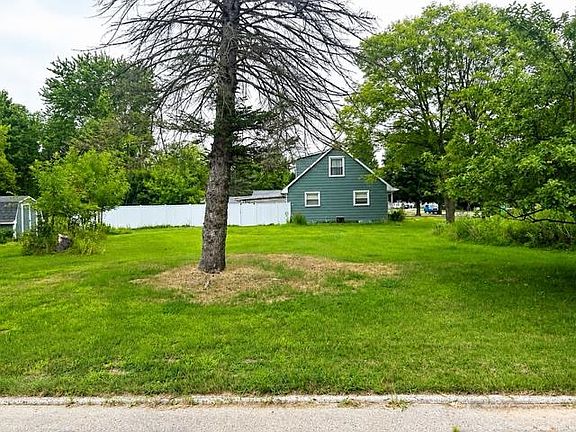 3rd image of 633 Briarwood Dr