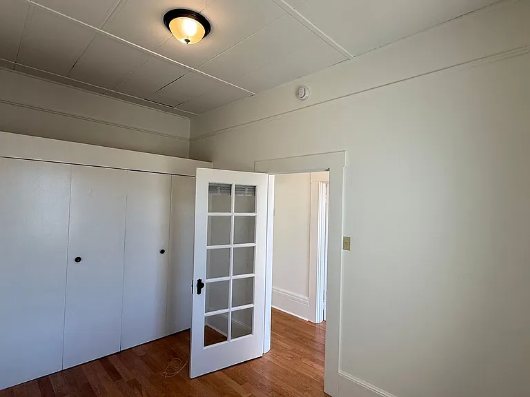 875 Huron Ave — Photo 7