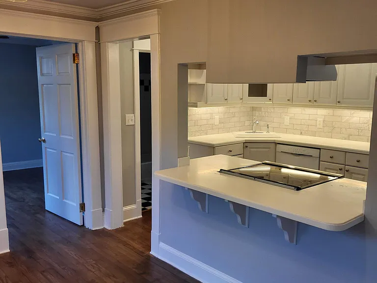 Dining room with breakfast bar
