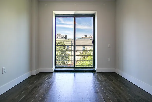 Rented by Nooklyn NYC LLC | media 113