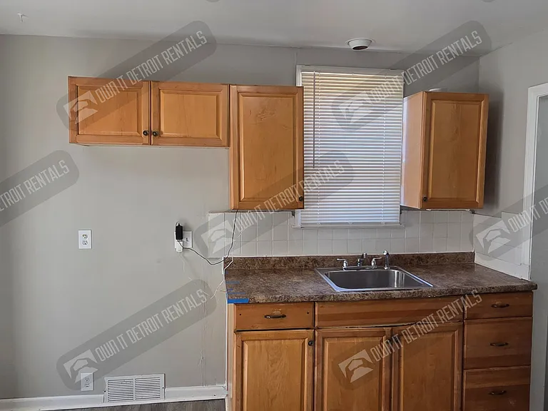 16461 Rossini Dr — Photo 13