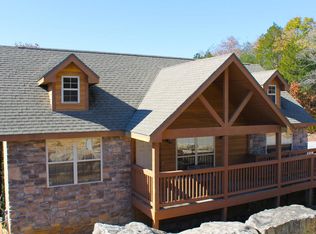 352 Baldknobber Dr, Branson West, MO 65737