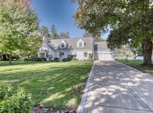 323 Main St, Pewaukee, WI 53072