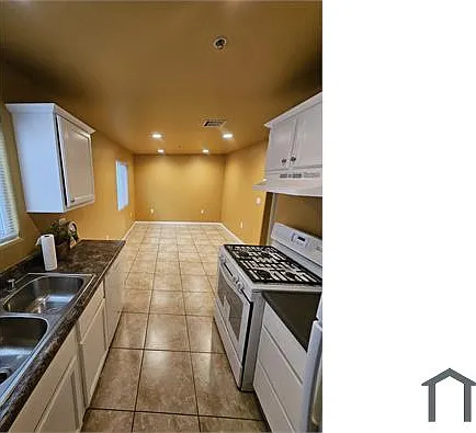 887 E 40th Pl #C — Photo 29