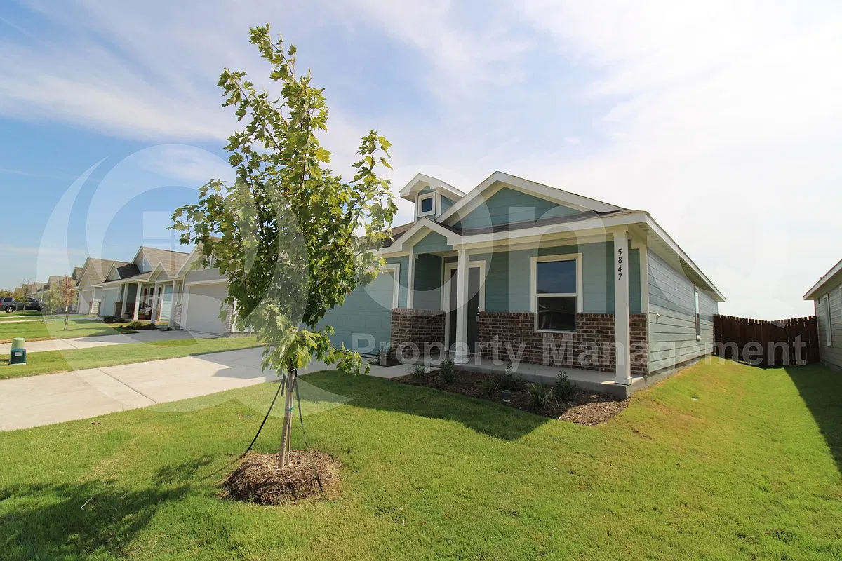 3 bed, 2.0 bath, 1481 sqft, $1,789 — Photo 2