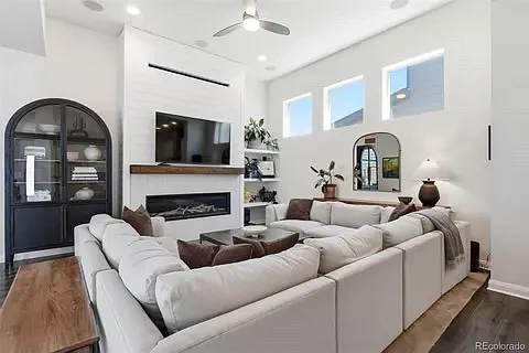 4 bed, 3620 sqft, $4,500 — Photo 4