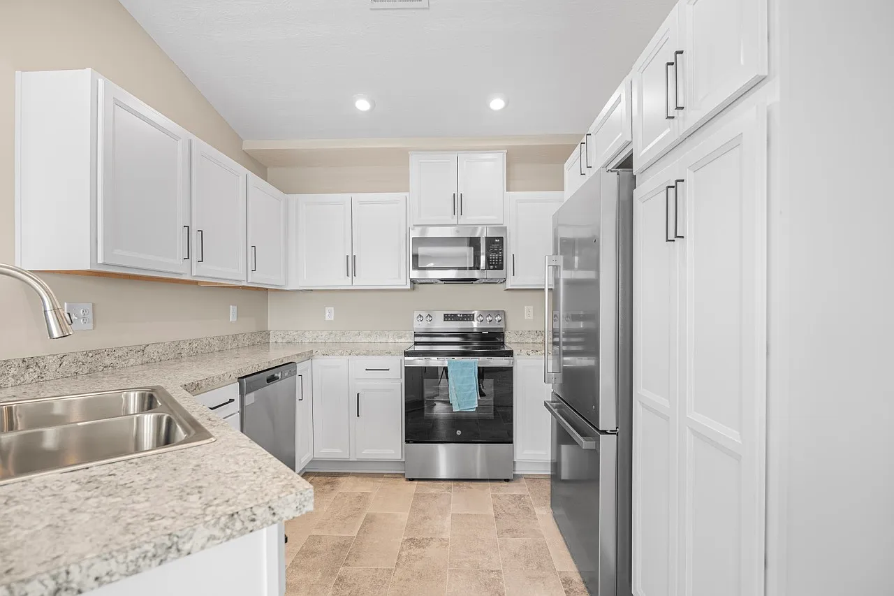 2 bed, 1111 sqft, $2,000 — Photo 4