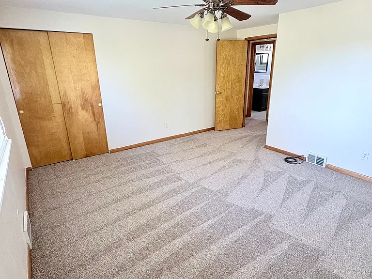 231 Greenmeadow Dr — Photo 12