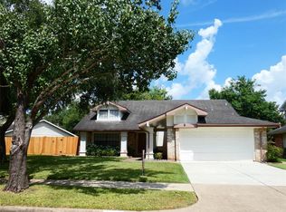 2215 Brook View Ln, Sugar Land, TX 77479