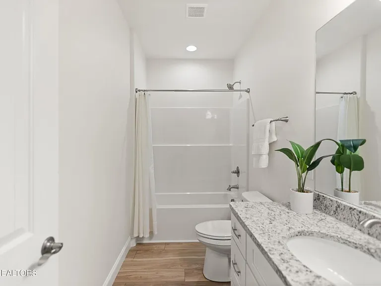 1402 Summer Meadow Dr — Photo 21