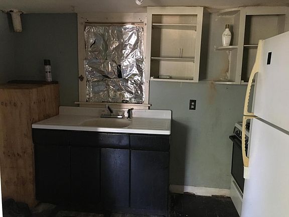 4th image of 1709 W Taylor St