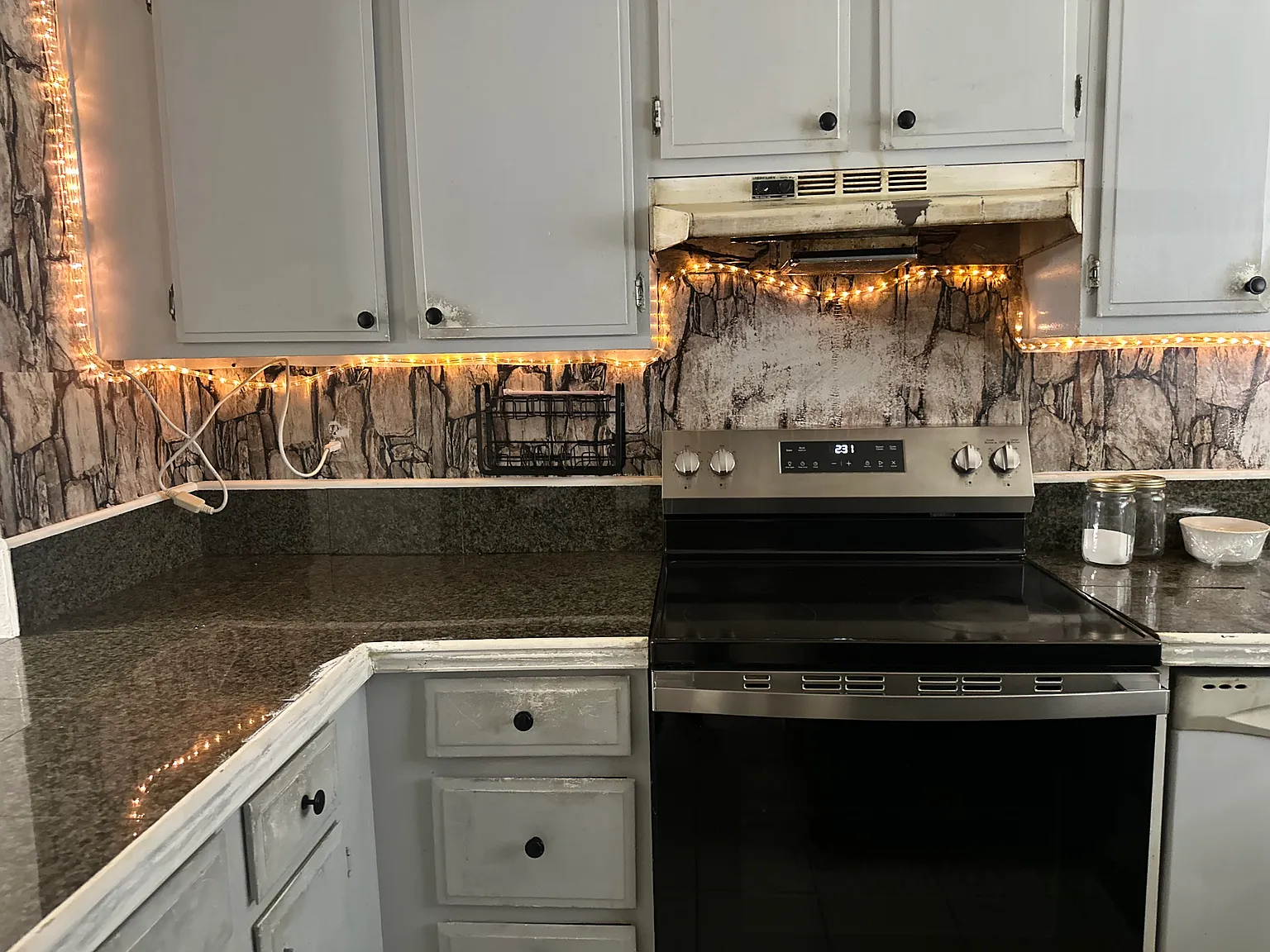 2 bed, 1.5 bath, 975 sqft, $2,600 — Photo 3