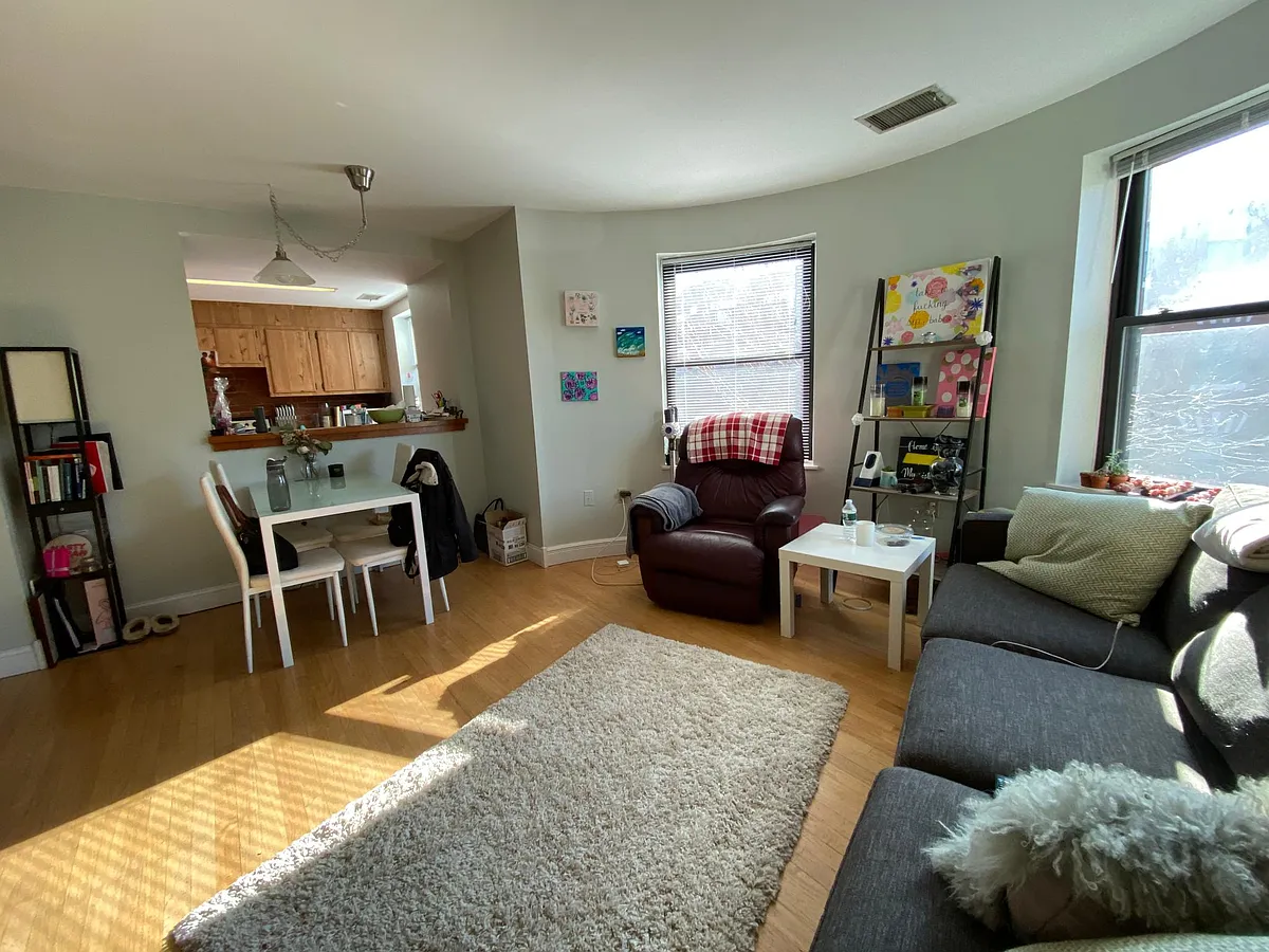 Building Photo - 111 Gainsborough St #301