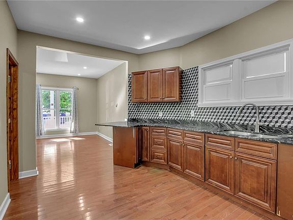 2nd image of 767 West Ave #1