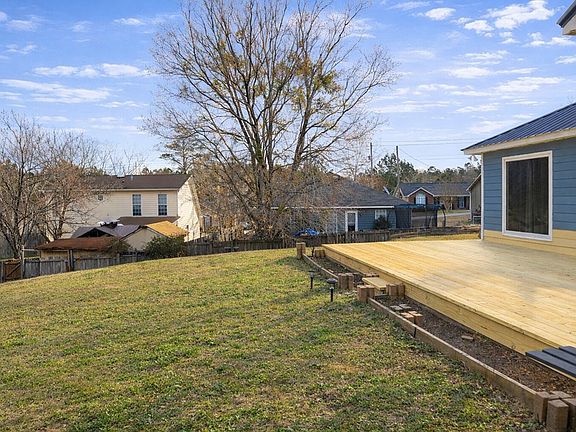 3rd image of 208 Mill Pond Dr